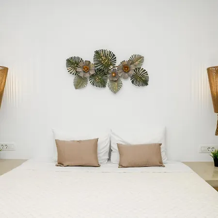 Vinas Place Center Hotel 2*