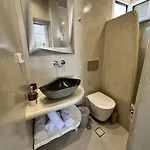 Vinas Place Center 2* Φηρά