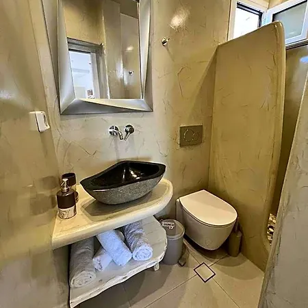 Vinas Place Center Hotel 2*