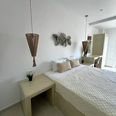 Vinas Place Center Hotel