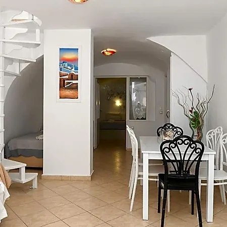 Vinas Place Center 2* Fira (Santorini)