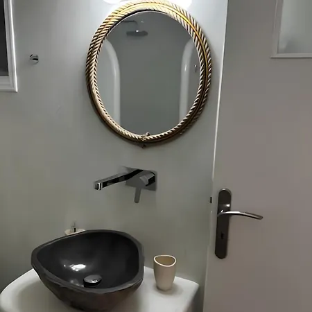 Vinas Place Center Hotel