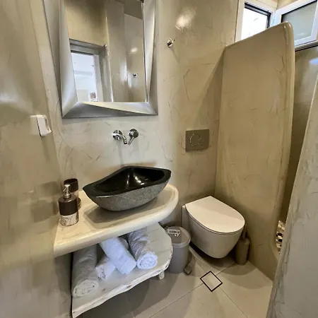 Vinas Place Center 2* Fira (Santorini)