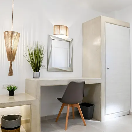 Vinas Place Center 2* Φηρά