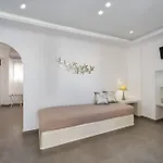 Vinas Place Center 2*