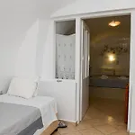 Vinas Place Center